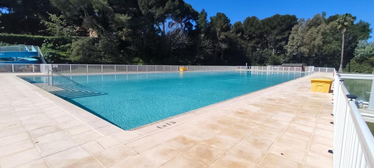 Bel Appartement Avec Piscine Proche Des Plages Six-Fours-les-Plages Exterior photo